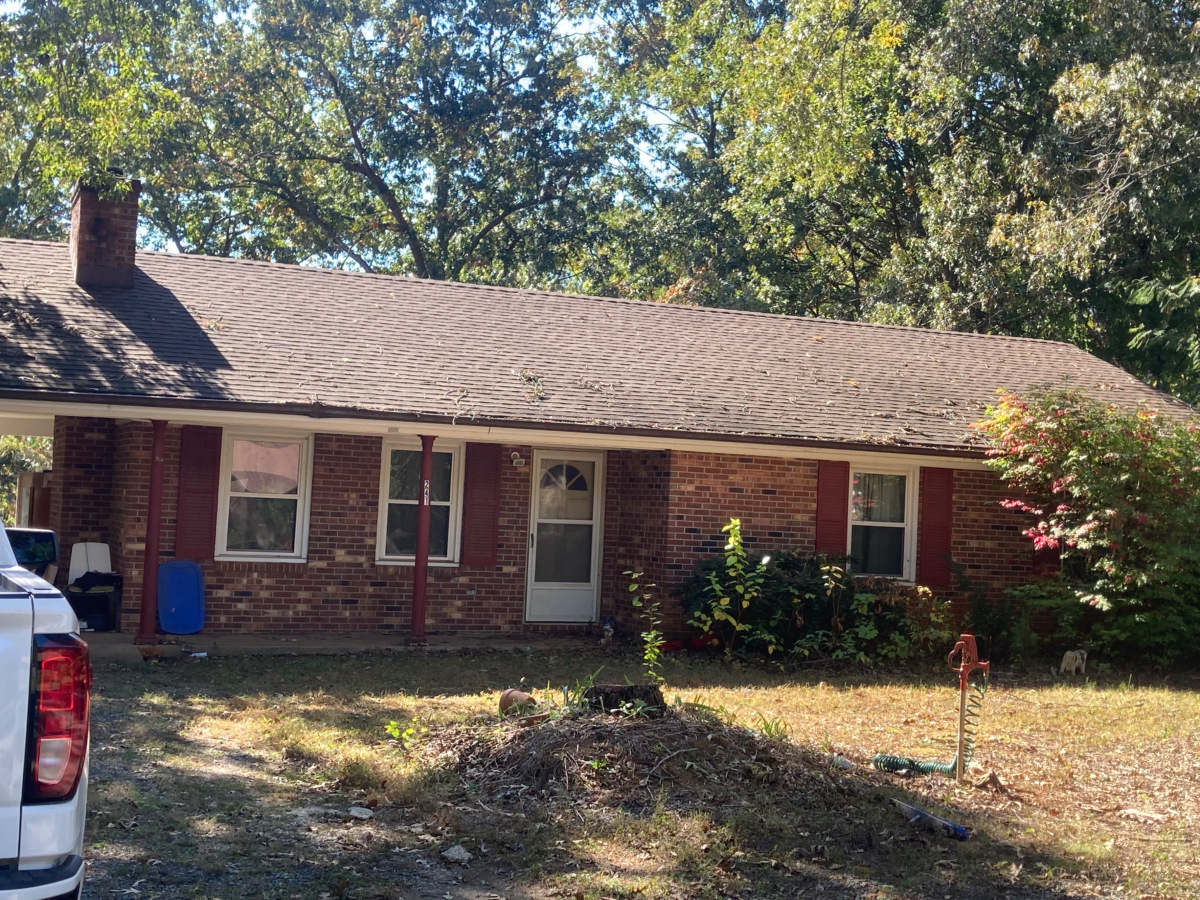 real estate agent client meeting